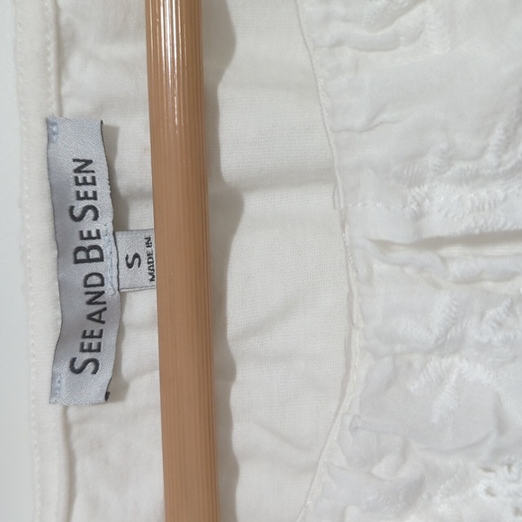 White Shirt with Eyelet Peterpan Collar - Picture 2 of 4